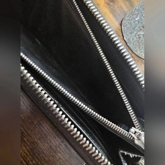 Louis Vuitton Electric Leather Clutch/Wristlet - Picture 14 of 16